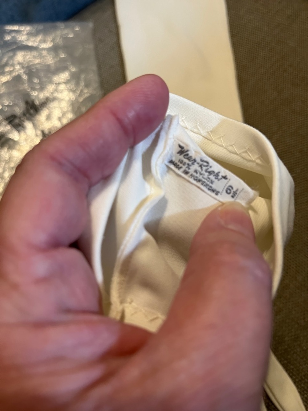 White Opera Gloves with Button Detail - Vintage - Picture 10 of 10